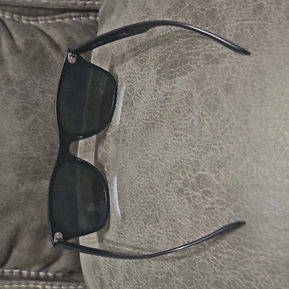 Black Raybans - Picture 3 of 6